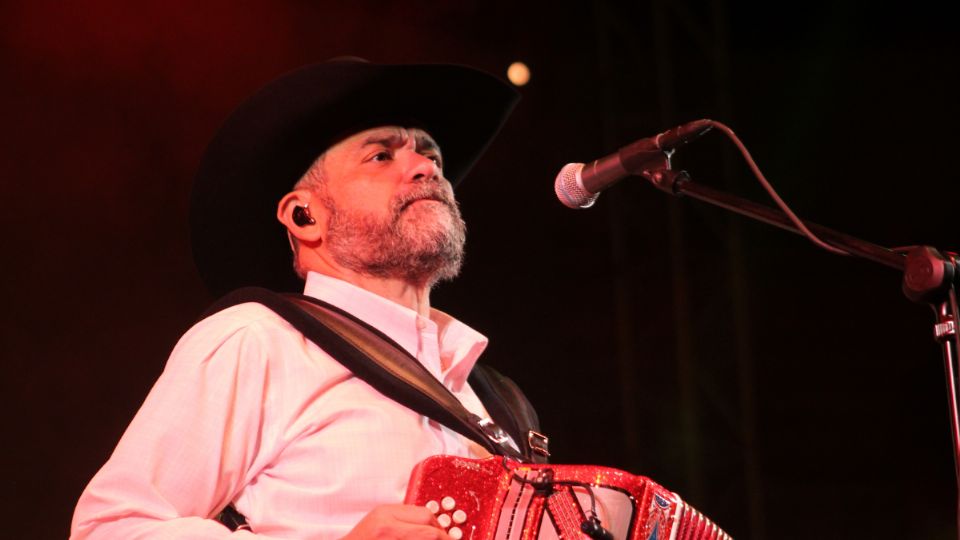 La Plaza de Toros de Cancún se llena de música con Intocable