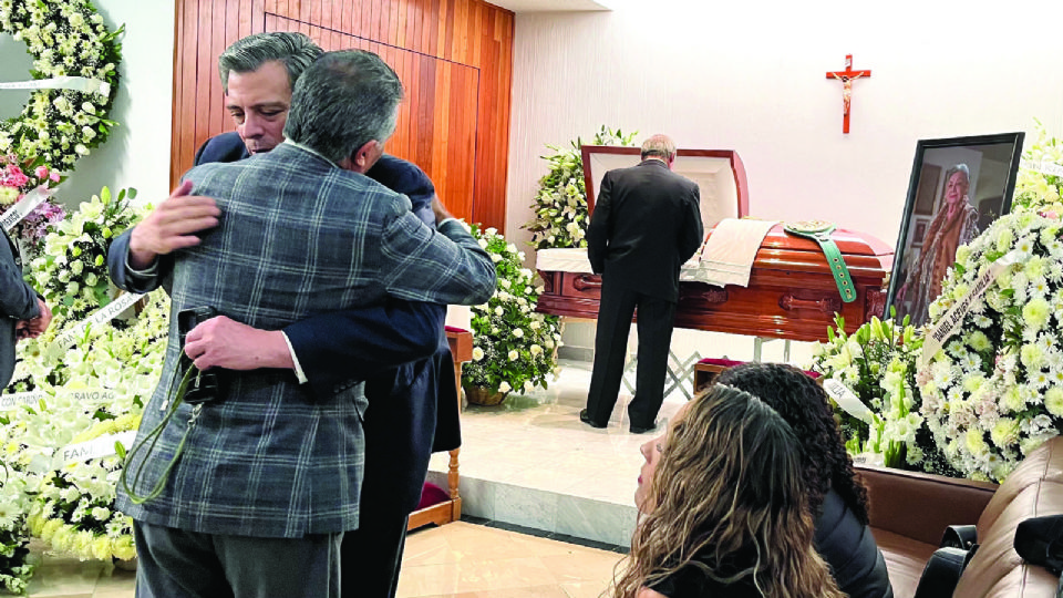 Cientos de personas acompañaron a la familia Sulaimán, en el emotivo adiós de su matriarca