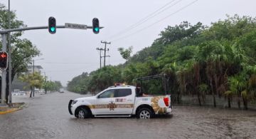 Onda Tropical 33 eleva alerta en Quintana Roo por fuertes lluvias; ¿qué municipios serán afectados?