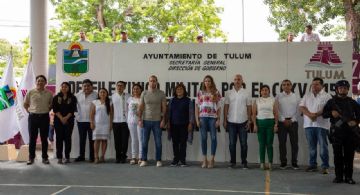 Adultos mayores de “Luz y Esperanza” llenan de orgullo el Desfile Cívico Militar en Tulum