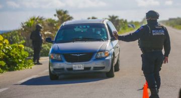 Refuerza recorridos de vigilancia en playas de cozumel durante temporada vacacional.