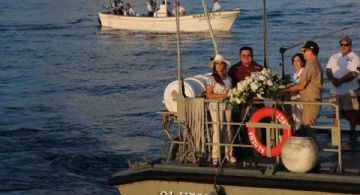 Mara Lezama encabeza emotiva ofrenda floral en memoria de pescadores y capitanes fallecidos