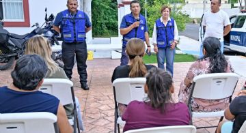Vecino de la colonia Félix González canto participan en taller "Héroes del agradecimiento"